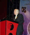 conferensista24.jpg (14465 bytes)