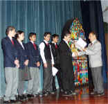 diplomas00.jpg (55937 bytes)