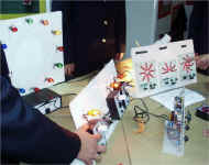 secexpotaller15.jpg (38075 bytes)